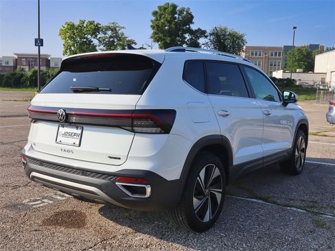 New 2025 Volkswagen Taos SE image 5