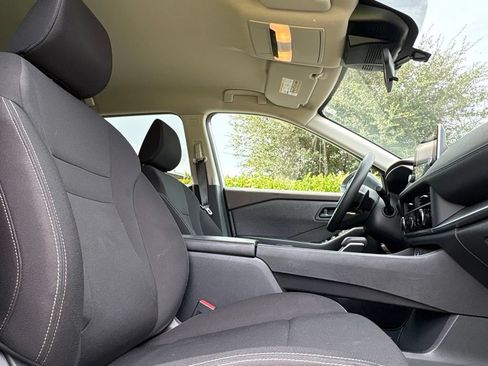 Used 2023 Nissan Rogue S AWD/4WD image 16