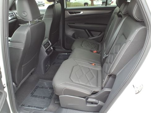 Used 2025 Volkswagen Atlas Cross Sport SE AWD/4WD image 18