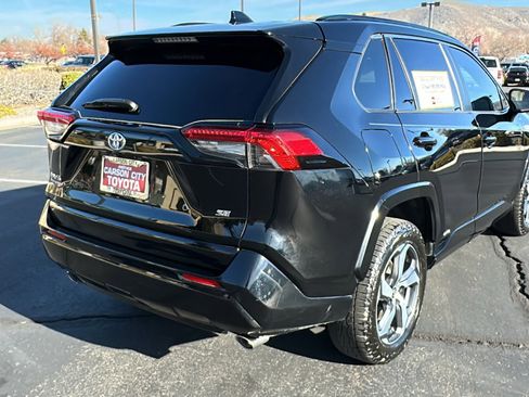 Certified 2021 Toyota RAV4 SE image 3