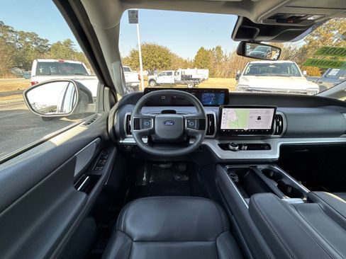 Used 2025 Ford Expedition Max Active image 14