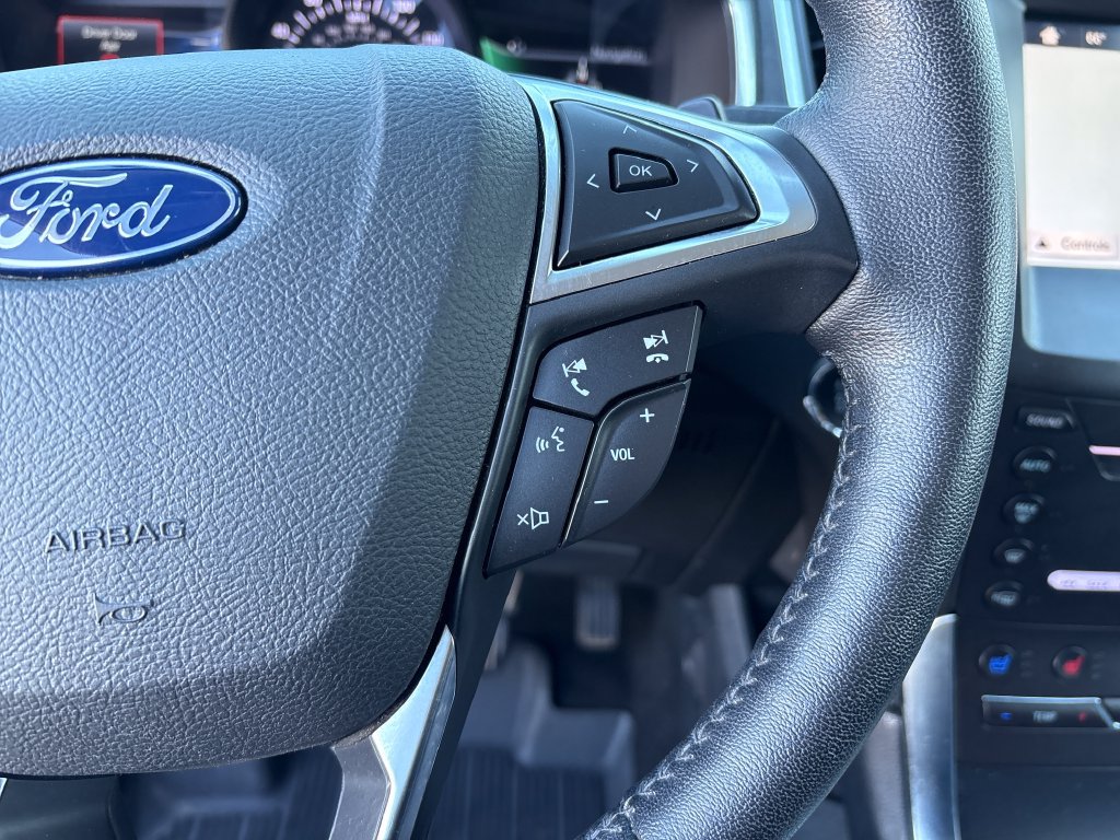 Used 2019 Ford Edge Titanium w/ Equipment Group 301A AWD/4WD image 31