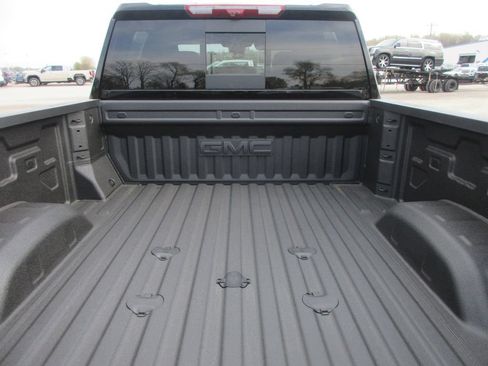 New 2026 GMC Sierra 2500 AT4 w/ AT4 Premium Plus Package AWD/4WD image 7
