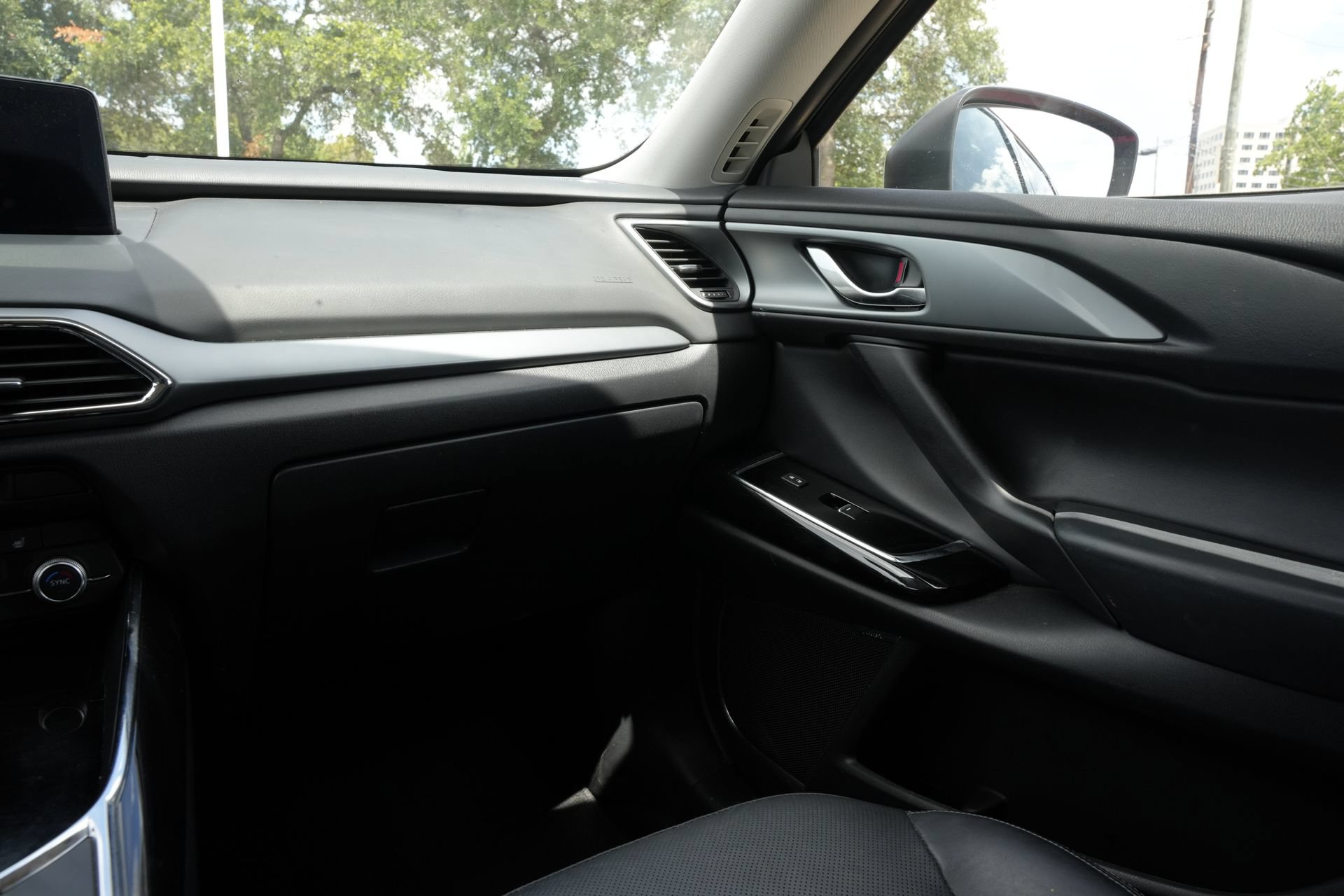 Used 2021 MAZDA CX-9 Touring w/ Touring Premium Package FWD image 9