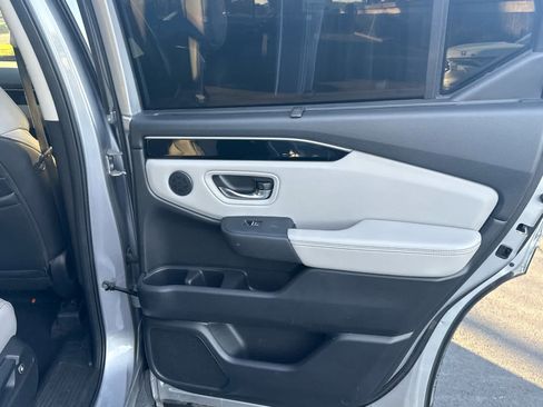 Used 2023 Honda Pilot EX-L image 32