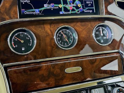 Used 2011 Bentley Mulsanne RWD image 52
