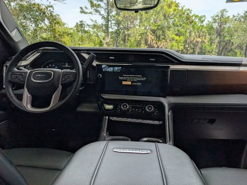 Used 2024 GMC Sierra 2500 Denali w/ Denali Reserve Package image 18