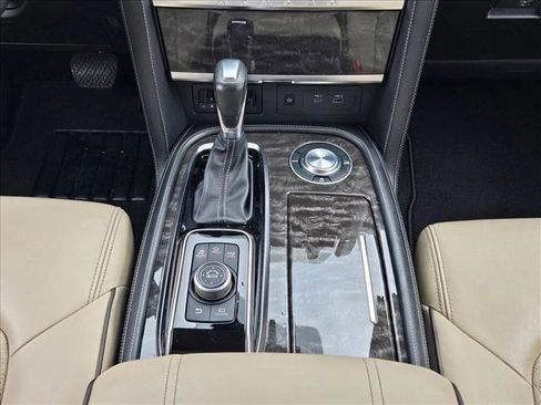 Used 2023 Nissan Armada Platinum w/ Captain's Chairs Package RWD image 11