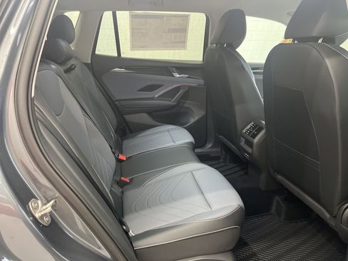 New 2026 Volkswagen Tiguan SE AWD/4WD image 33