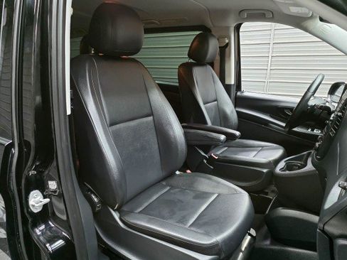 Used 2018 Mercedes-Benz Metris Passenger image 16