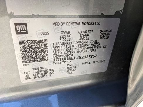 Used 2025 GMC Sierra 1500 AT4 image 37