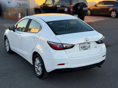 Used 2017 Toyota Yaris iA image 10