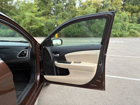 Used 2013 Chrysler 200 Touring image 14