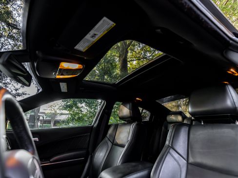Used 2017 Dodge Charger SXT w/ Plus Group RWD image 12