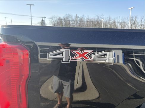 Certified 2025 Ford F250 XLT AWD/4WD image 14