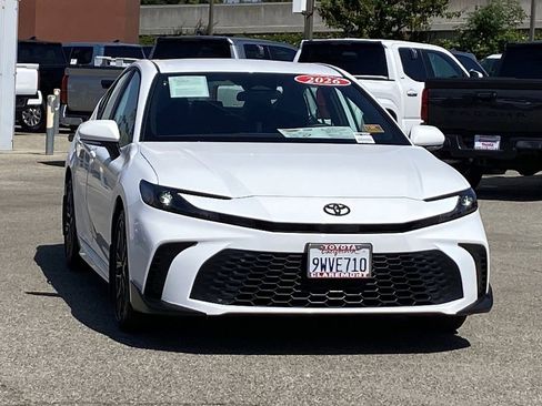 Used 2026 Toyota Camry SE FWD image 46