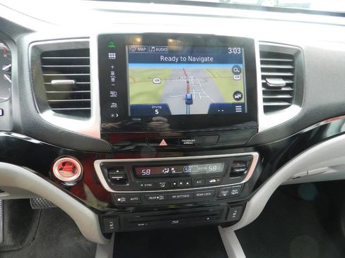 Used 2016 Honda Pilot Touring image 21