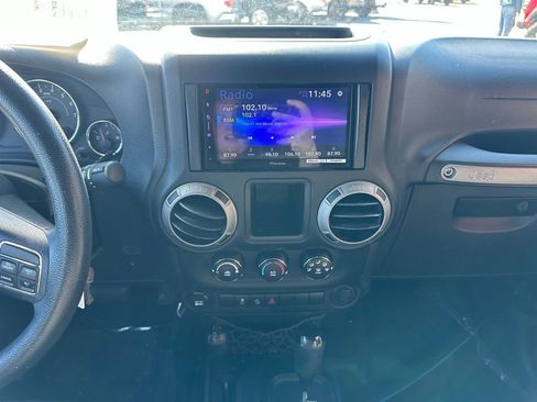 Used 2013 Jeep Wrangler Unlimited Sport image 21