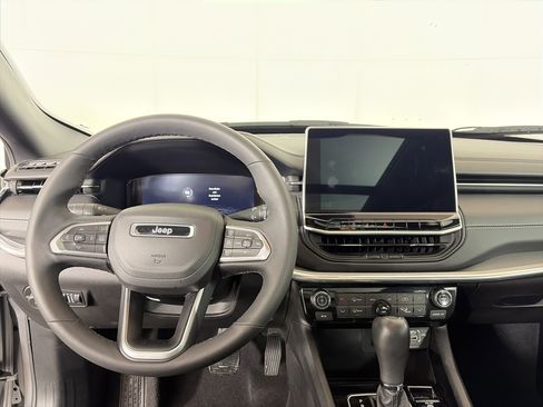 Used 2023 Jeep Compass High Altitude image 3