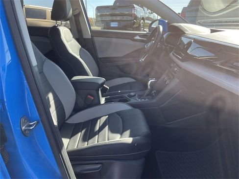 Used 2023 Volkswagen Taos SEL image 17