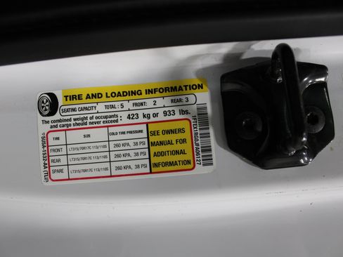 Used 2018 Ford F150 Raptor w/ Equipment Group 802A Luxury AWD/4WD image 34