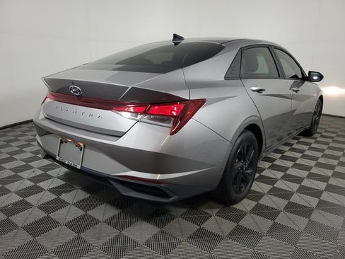 Used 2023 Hyundai Elantra SEL FWD image 4