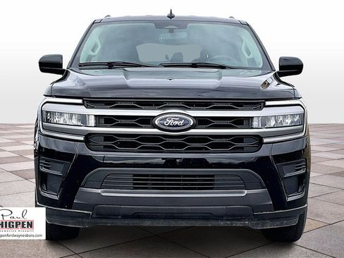 Certified 2024 Ford Expedition XLT image 3