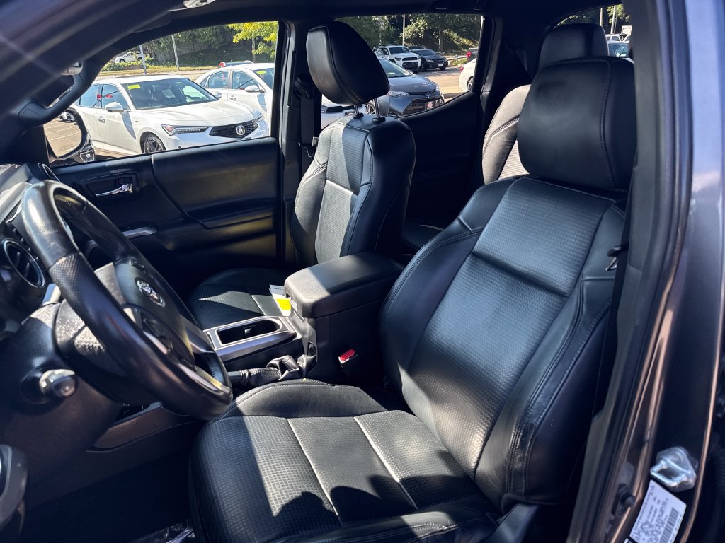 Used 2021 Toyota Tacoma Limited w/ Nightshade Package AWD/4WD image 14