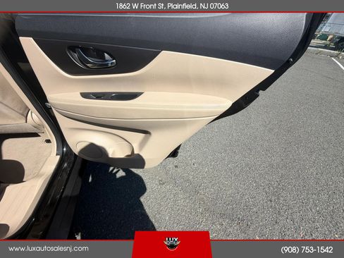 Used 2014 Nissan Rogue S AWD/4WD image 40