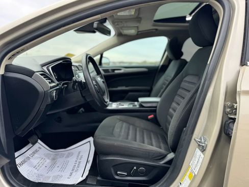 Used 2019 Ford Fusion SE AWD/4WD image 12