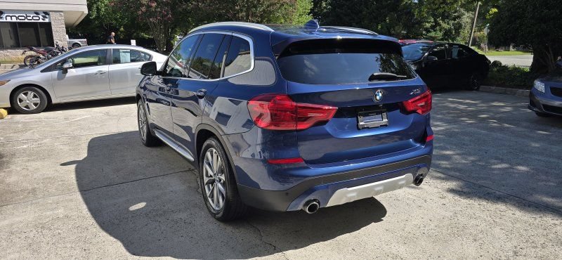 Used 2018 BMW X3 xDrive30i AWD/4WD image 3