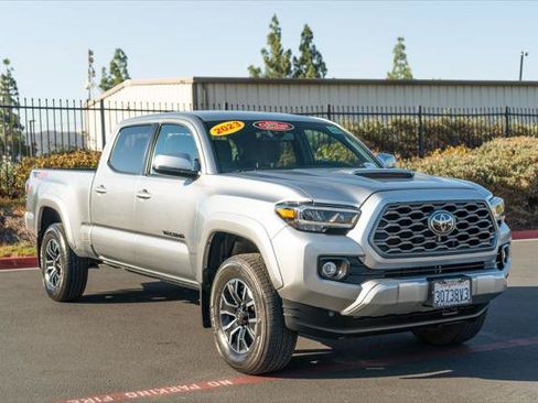 Certified 2023 Toyota Tacoma TRD Sport w/ Black Out Package (TMS) AWD/4WD image 3