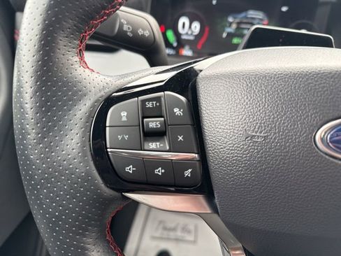 Used 2025 Ford Explorer ST-Line w/ ST-Line Street Pack image 21