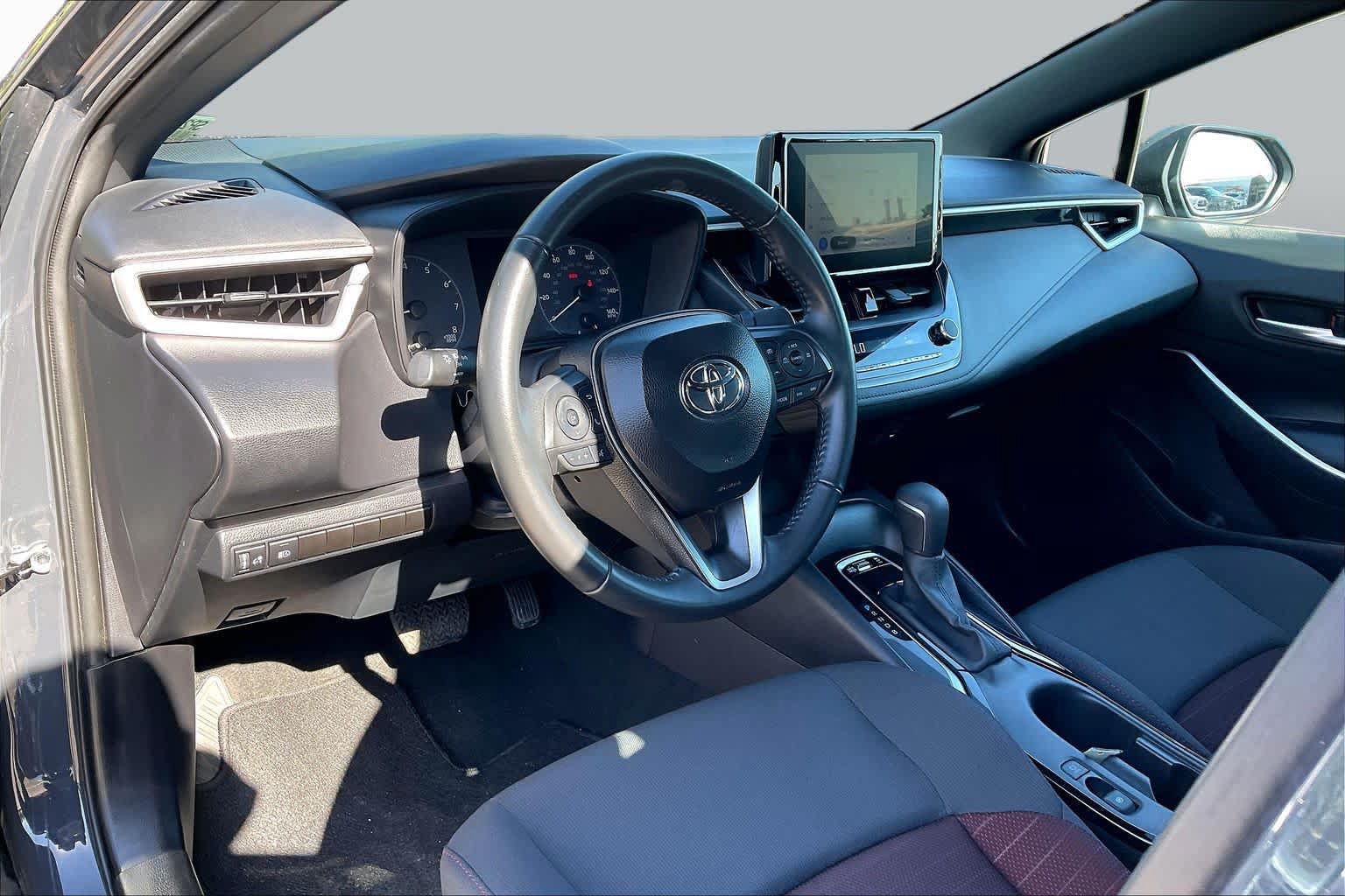 Used 2025 Toyota Corolla SE FWD image 17