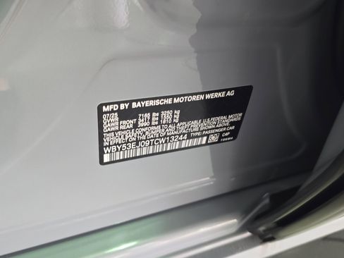 New 2026 BMW i7 xDrive60 w/ Executive Package image 36