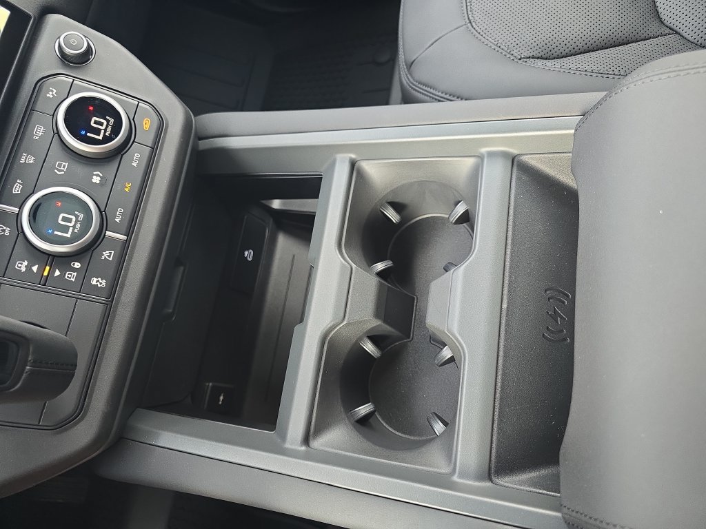 New 2026 Land Rover Defender 110 X-Dynamic SE AWD/4WD image 18