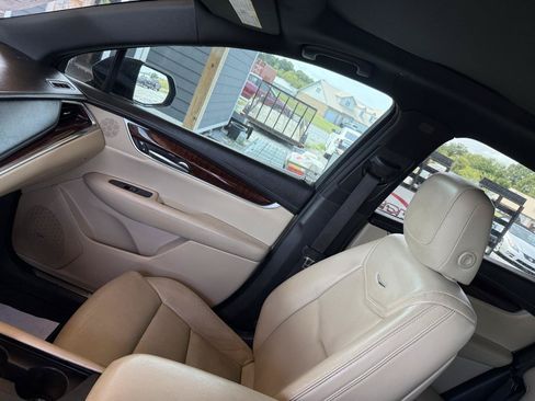 Used 2017 Cadillac XT5 Luxury w/ Driver Awareness Package FWD image 21