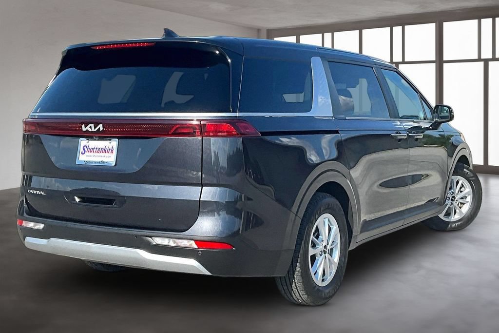Used 2024 Kia Carnival LX FWD image 6