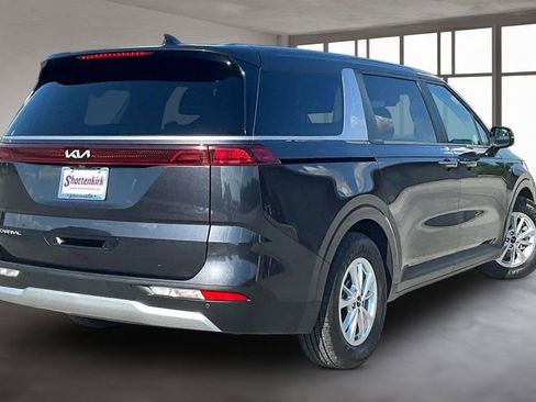 Used 2024 Kia Carnival LX FWD image 6