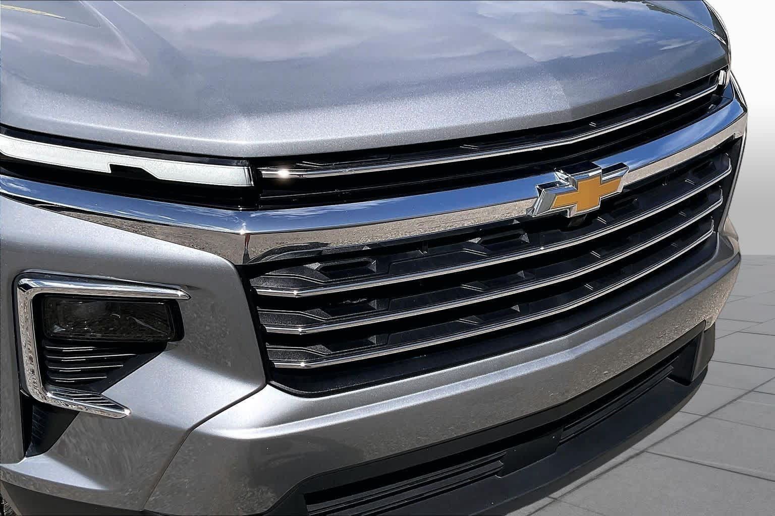 Used 2025 Chevrolet Traverse LT FWD image 30