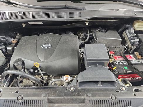 Used 2017 Toyota Sienna Limited Premium w/ Protection Package image 36