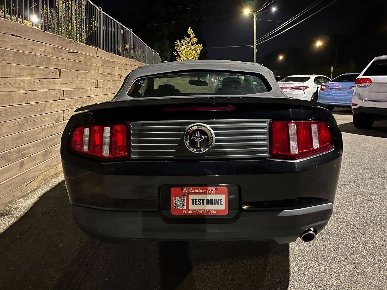 Used 2010 Ford Mustang Convertible RWD image 4