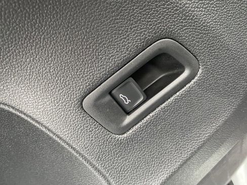 New 2026 Volkswagen Atlas Cross Sport SE image 24