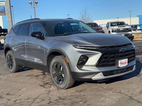 New 2025 Chevrolet Blazer LT w/ Convenience Package image 2