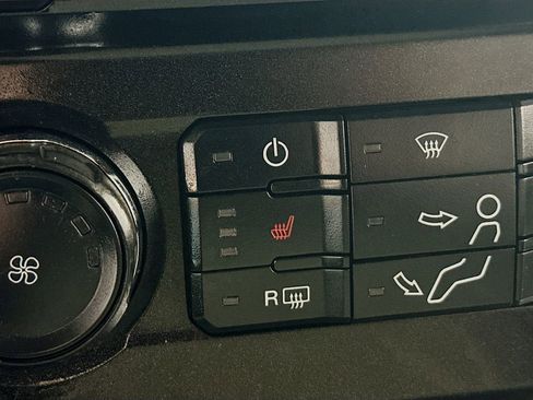 Used 2018 Ford F350 XLT w/ XLT Premium Package image 21