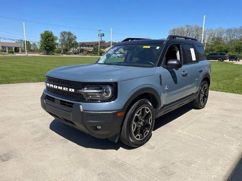 Certified 2025 Ford Bronco Sport Outer Banks w/ Outer Banks Tech Package+ AWD/4WD image 2
