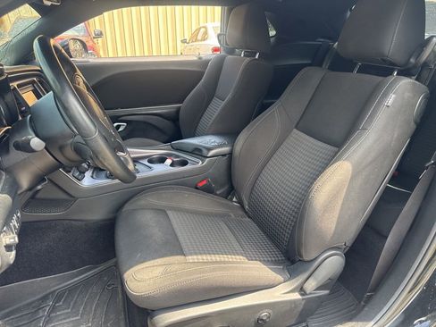 Used 2018 Dodge Challenger R/T RWD image 6