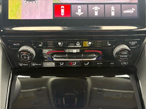 Used 2023 Jeep Grand Cherokee Limited w/ Luxury Tech Group II AWD/4WD image 20