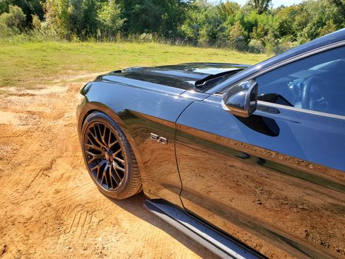 Used 2017 Ford Mustang GT Premium w/ Equipment Group 401A image 21