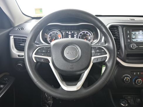 Used 2016 Jeep Cherokee Sport AWD/4WD image 31